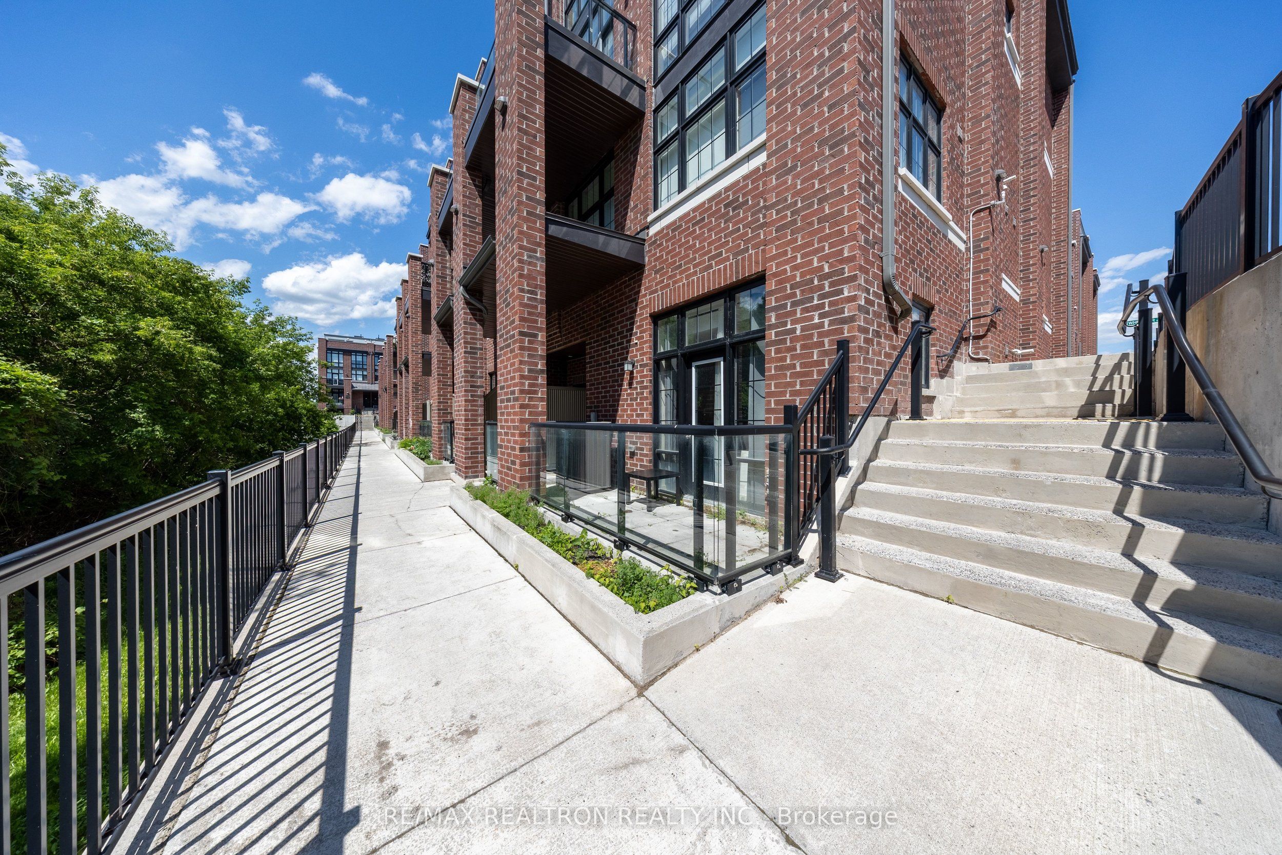 6 Whitaker Way 157 Property Photo 1