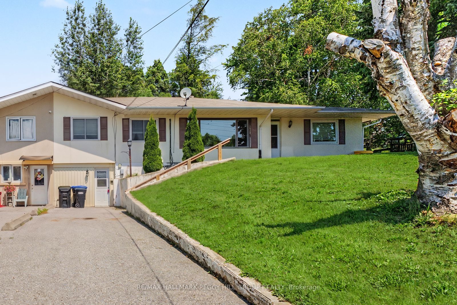 2496 8 Line Upper Property Photo 1
