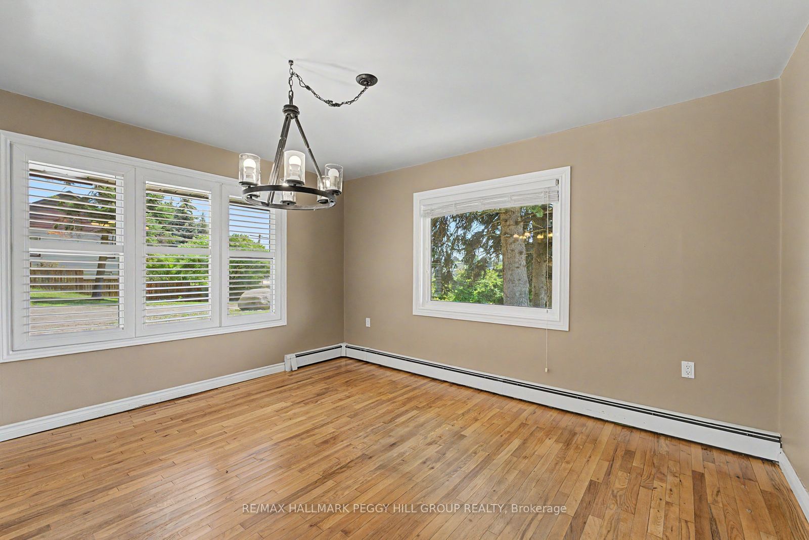 2496 8 Line Upper Property Photo 6