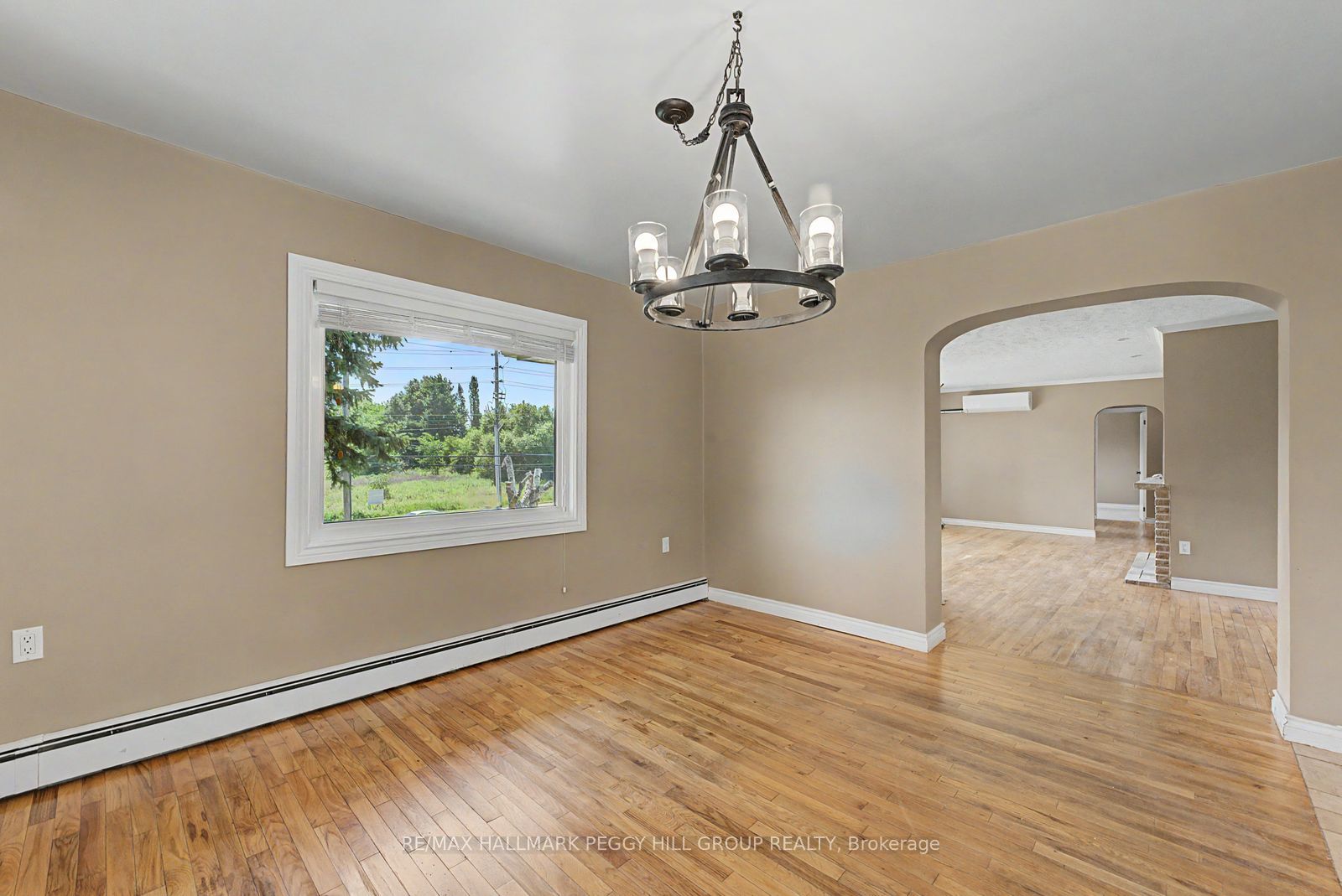 2496 8 Line Upper Property Photo 7