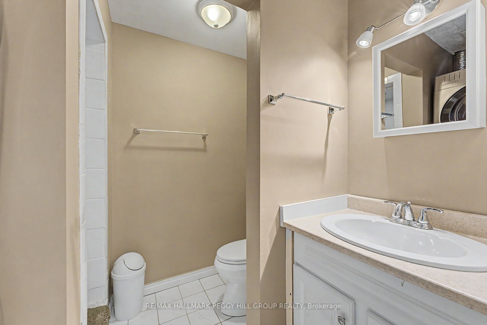 2496 8 Line Upper Property Photo 17