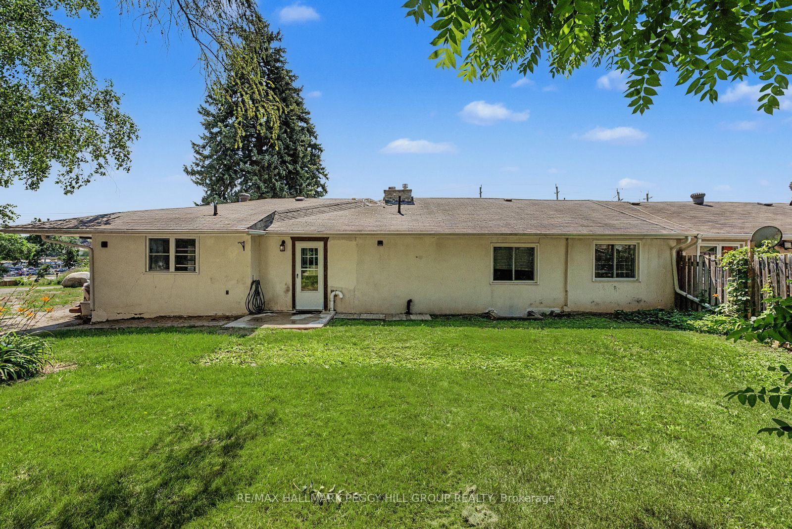 2496 8 Line Upper Property Photo 20