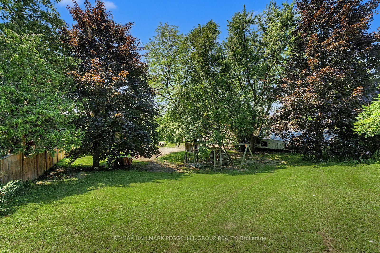 2496 8 Line Upper Property Photo 21