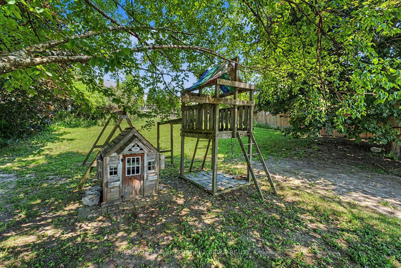 2496 8 Line Upper Property Photo 22