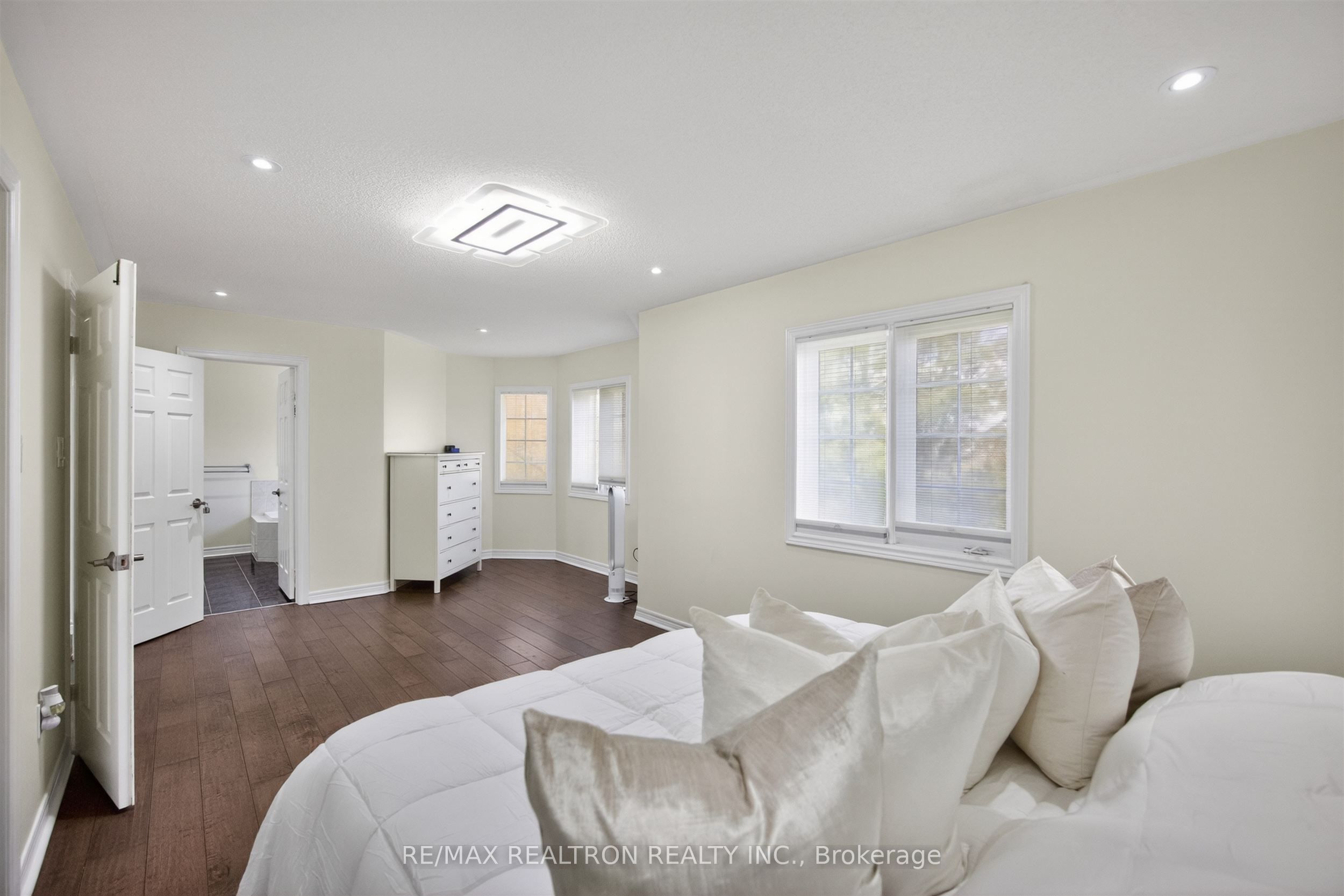 5 Yvonne Place Property Photo 31