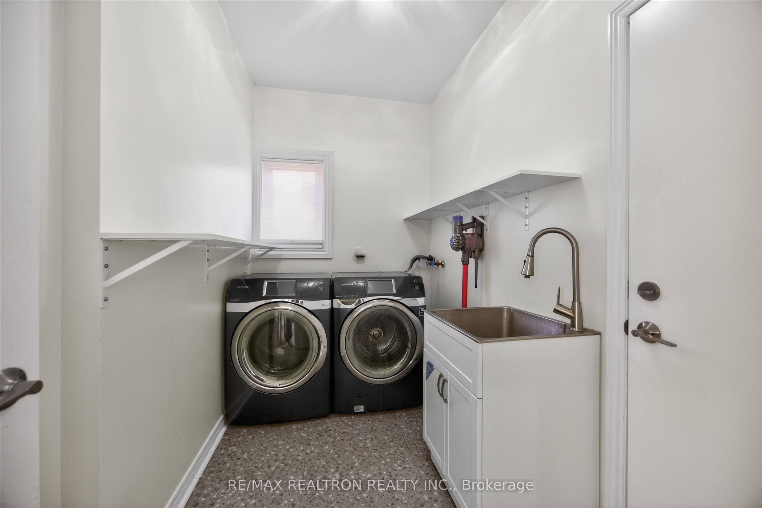 5 Yvonne Place Property Photo 44