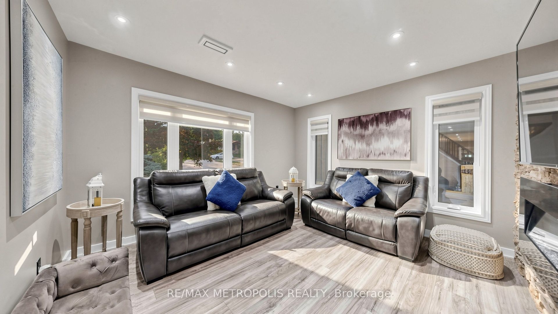 2739 Ireton Street E Property Photo 6