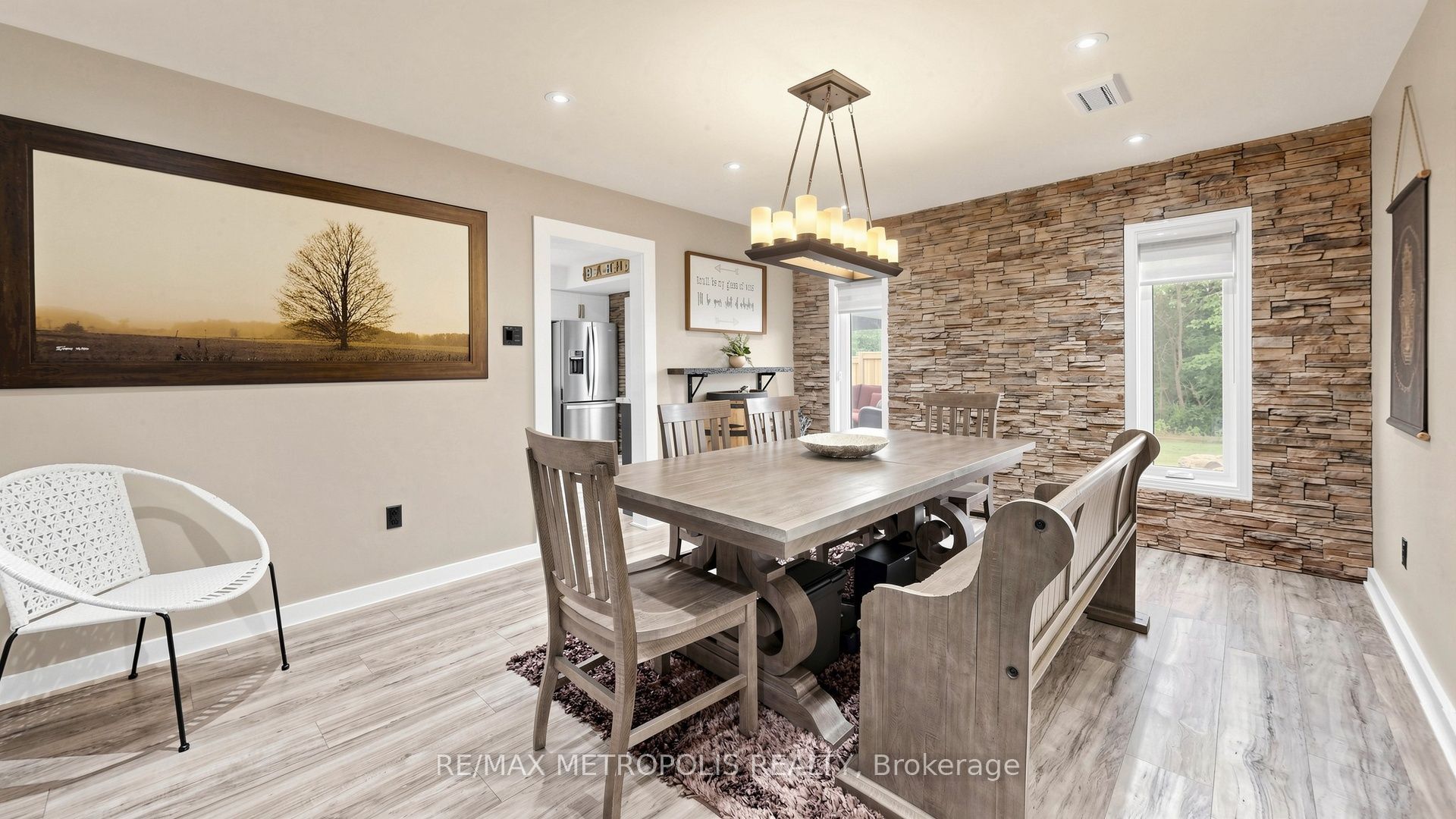 2739 Ireton Street E Property Photo 10