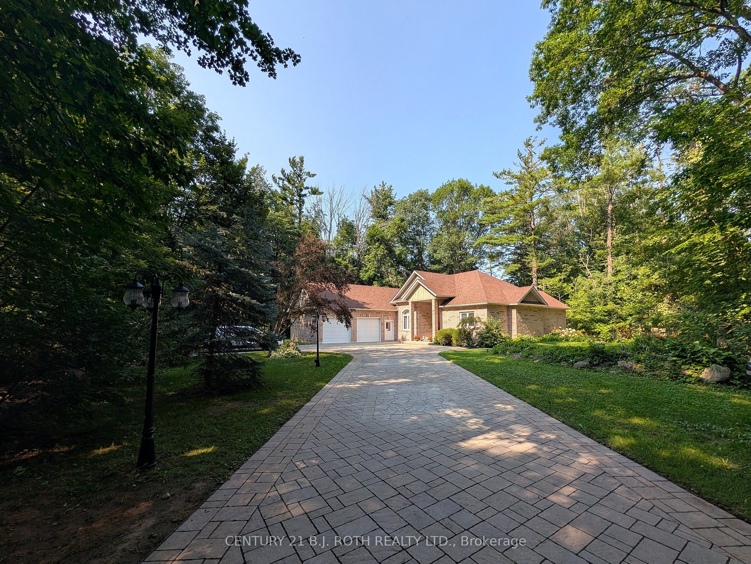 3925 Algoma Avenue Property Photo 1