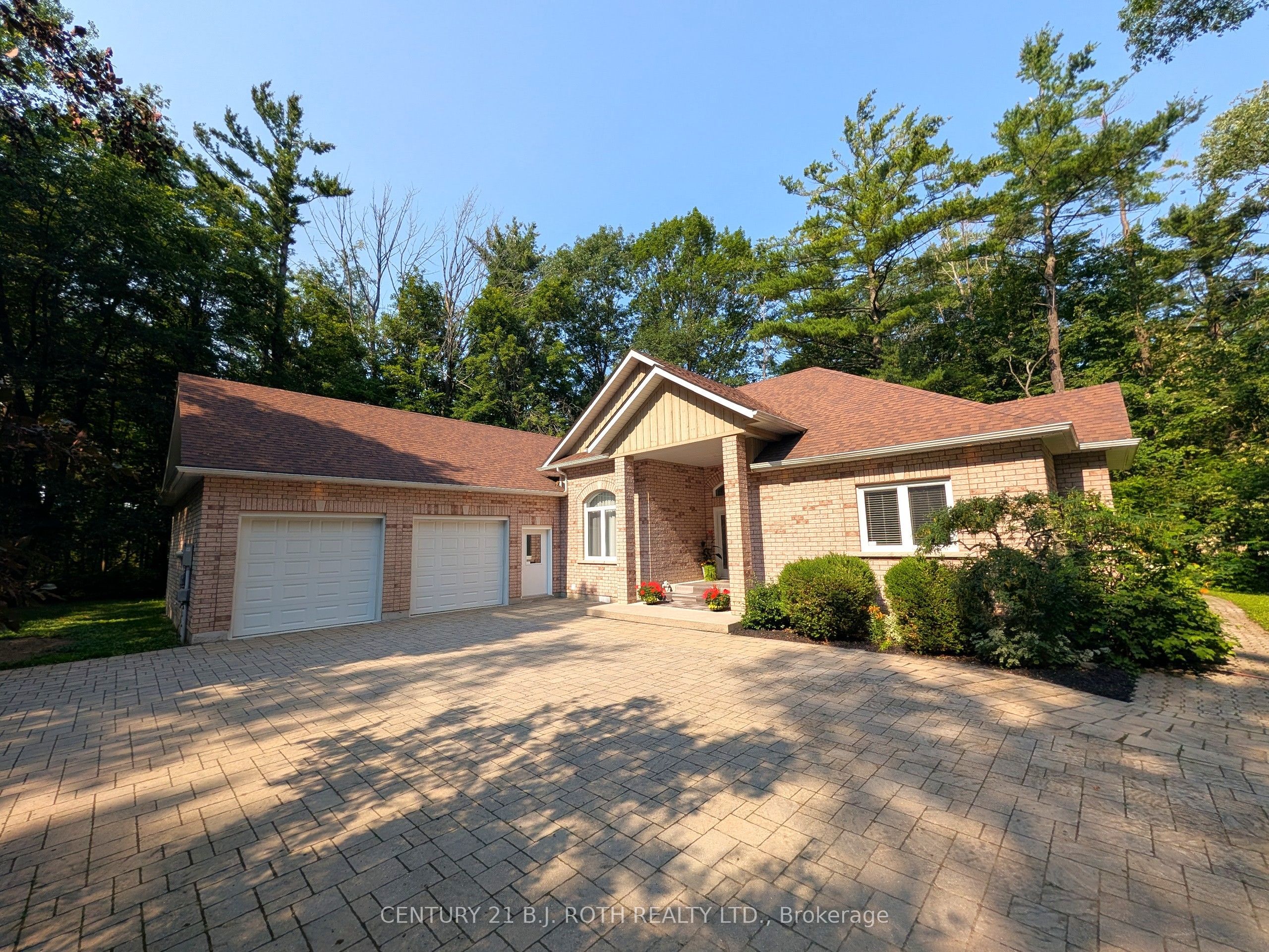 3925 Algoma Avenue Property Photo 2