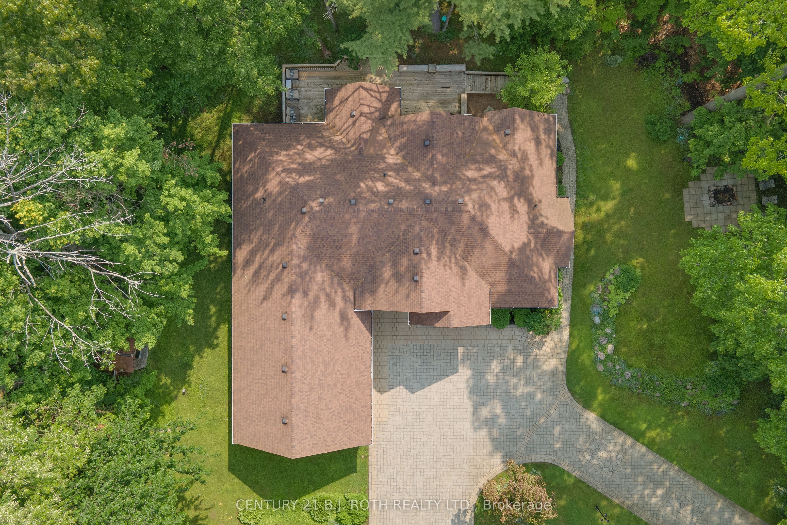 3925 Algoma Avenue Property Photo 5