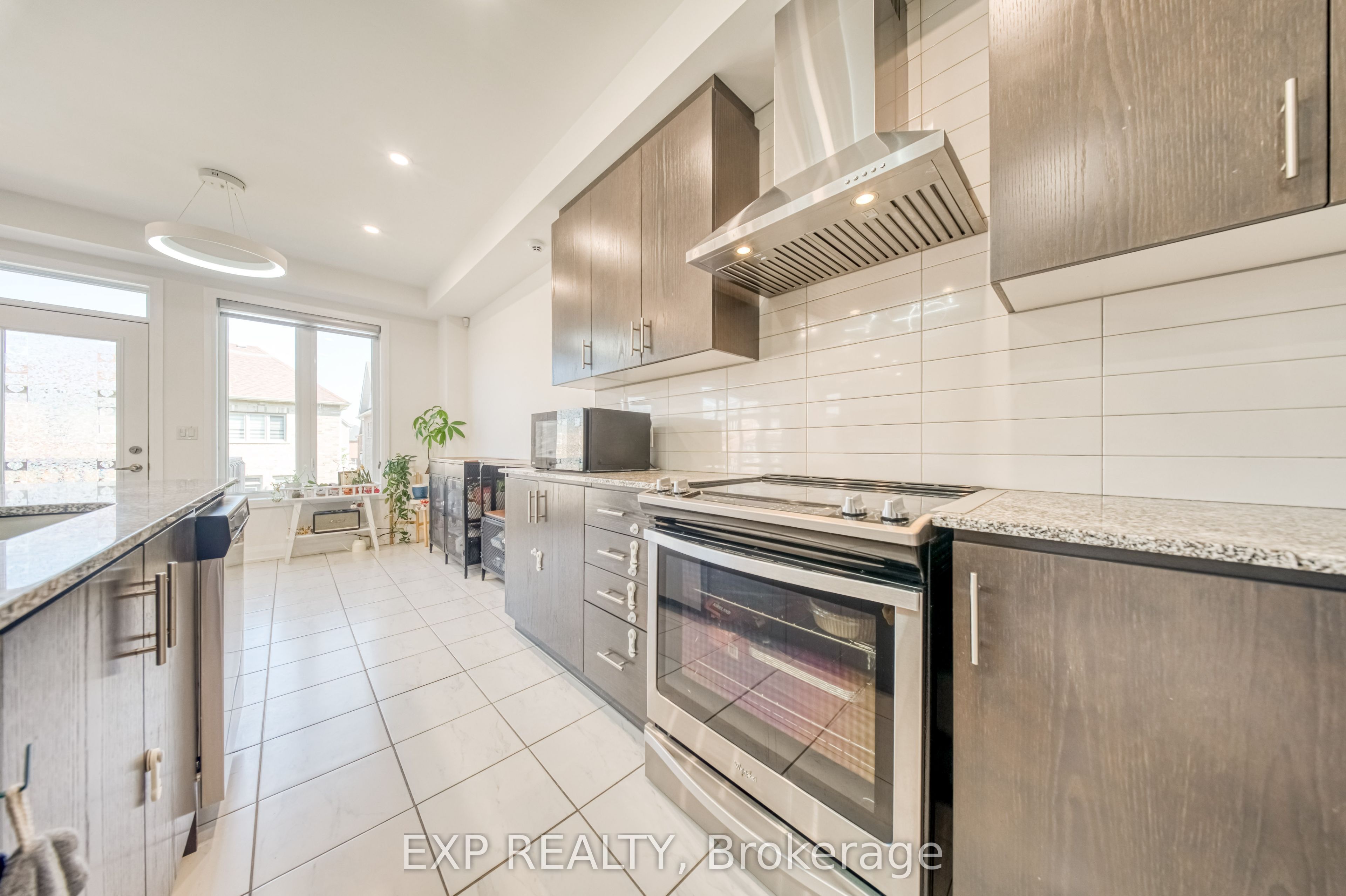 8 Prosperity Way Property Photo 7