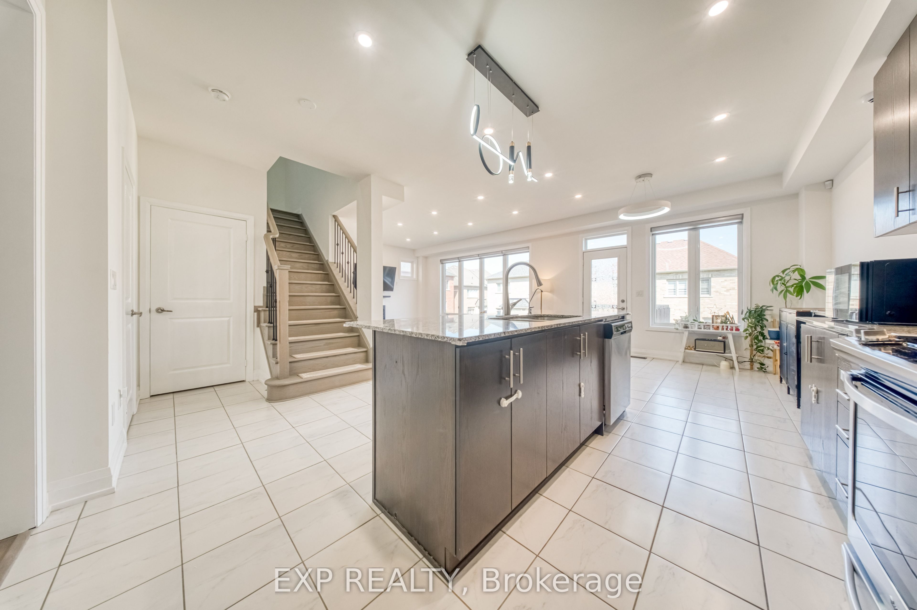 8 Prosperity Way Property Photo 8