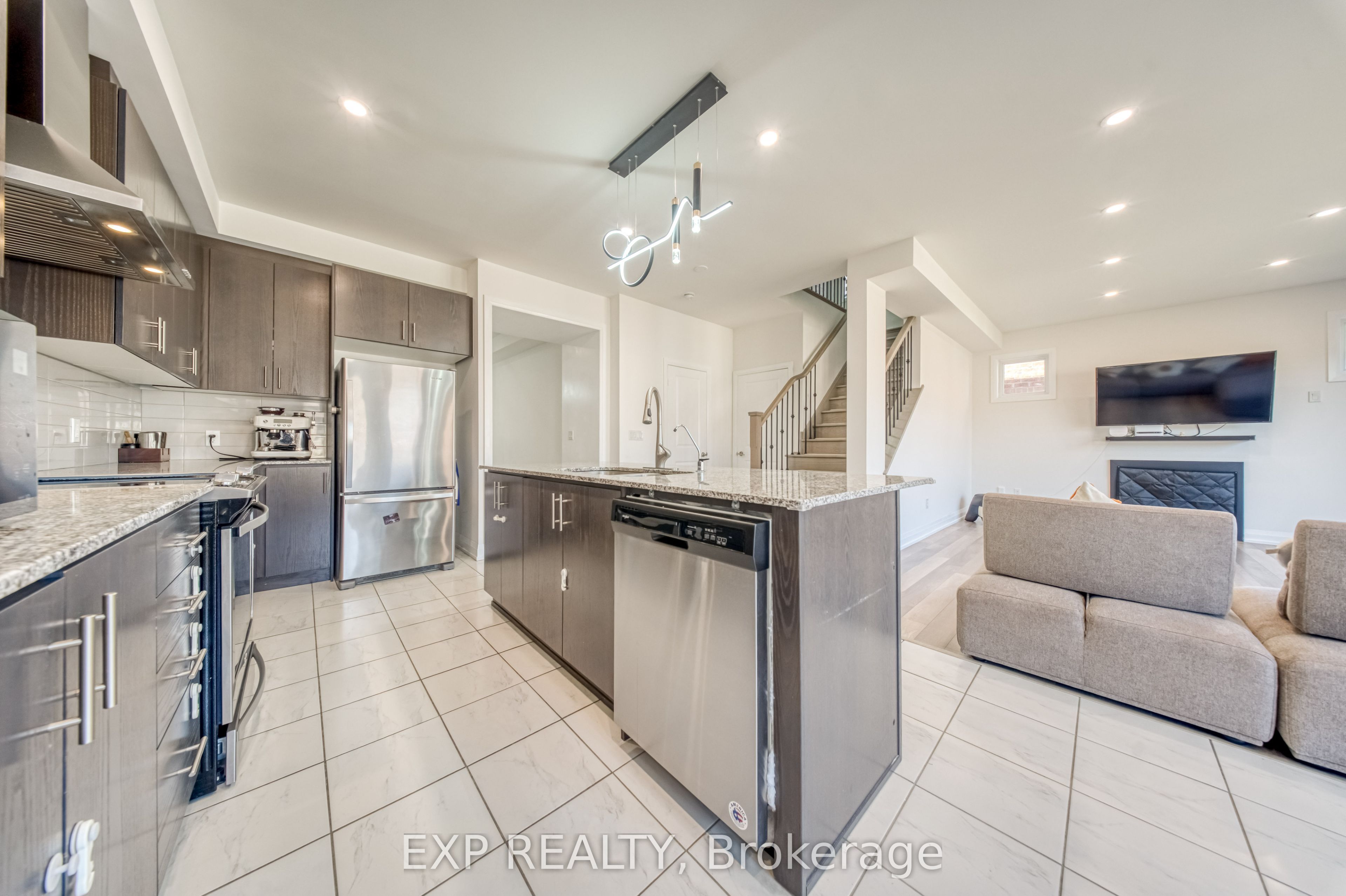 8 Prosperity Way Property Photo 9