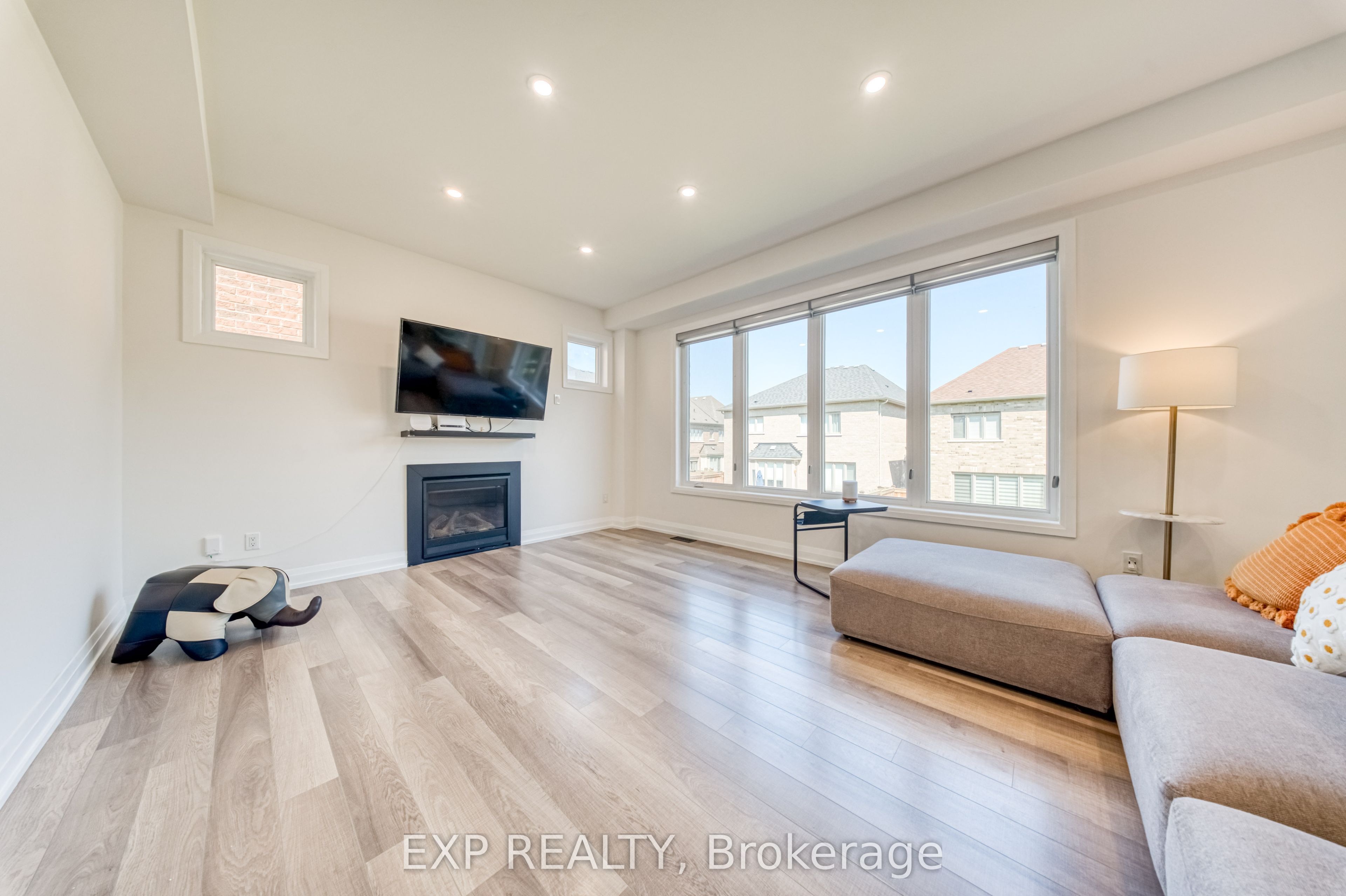 8 Prosperity Way Property Photo 12