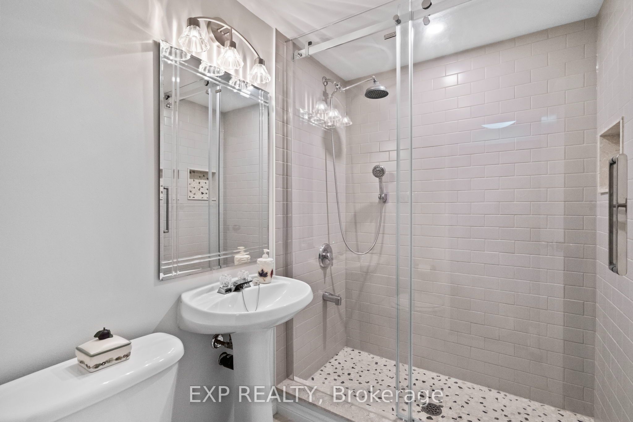 171 Simonston Boulevard Property Photo 31