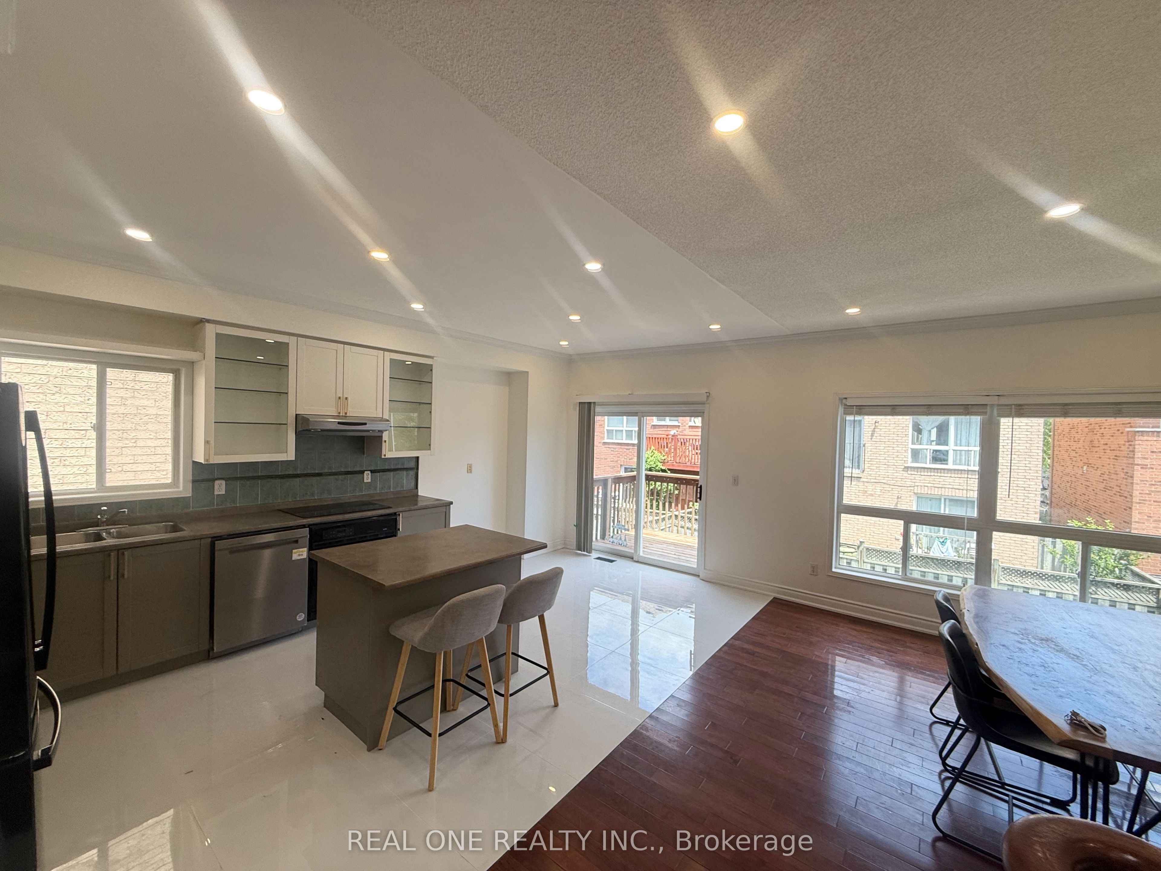 93 Brunswick Avenue Property Photo 6