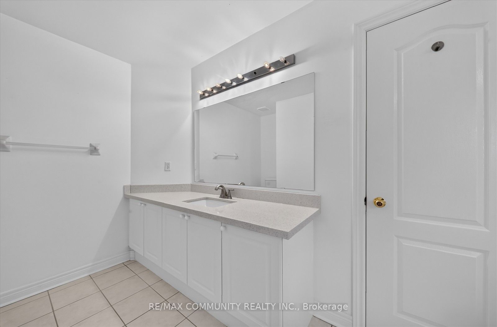 29 River Forest Street W Property Photo 43