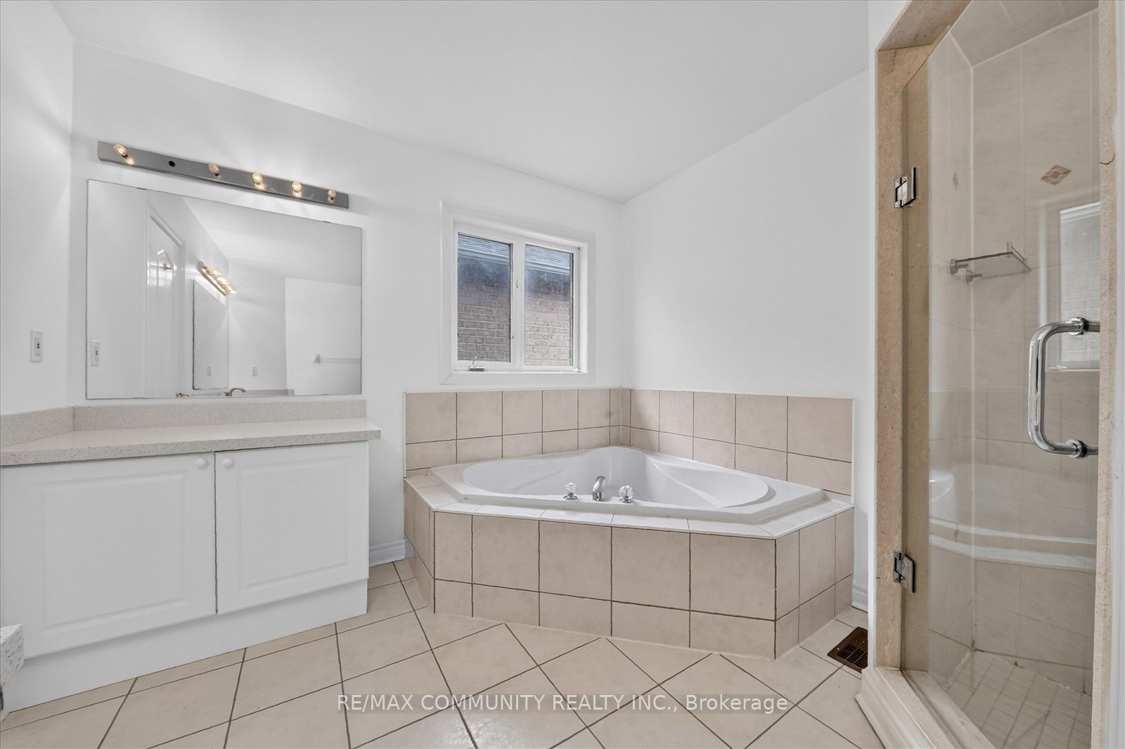 29 River Forest Street W Property Photo 44