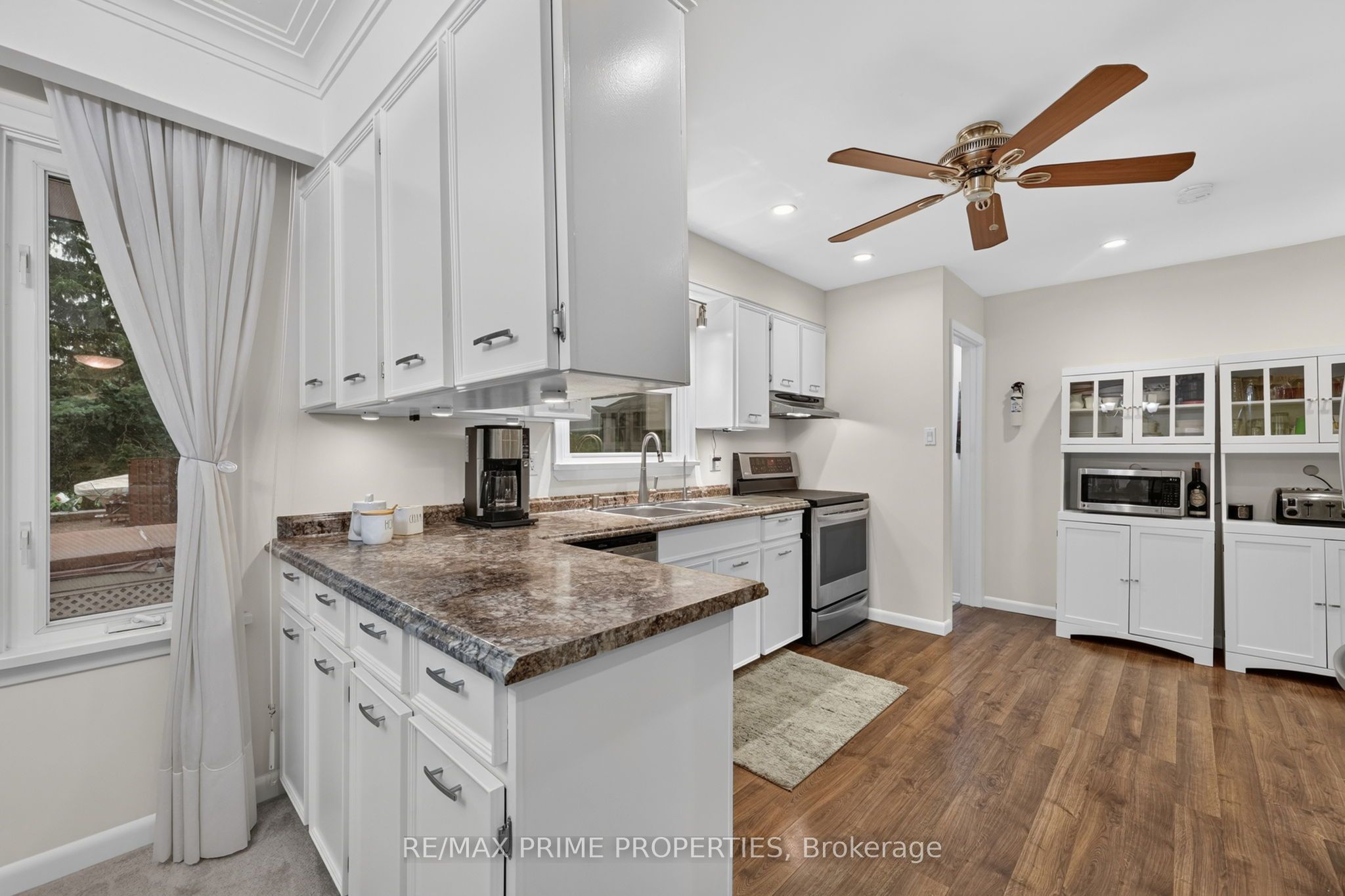 19011 Ninth Line Property Photo 10