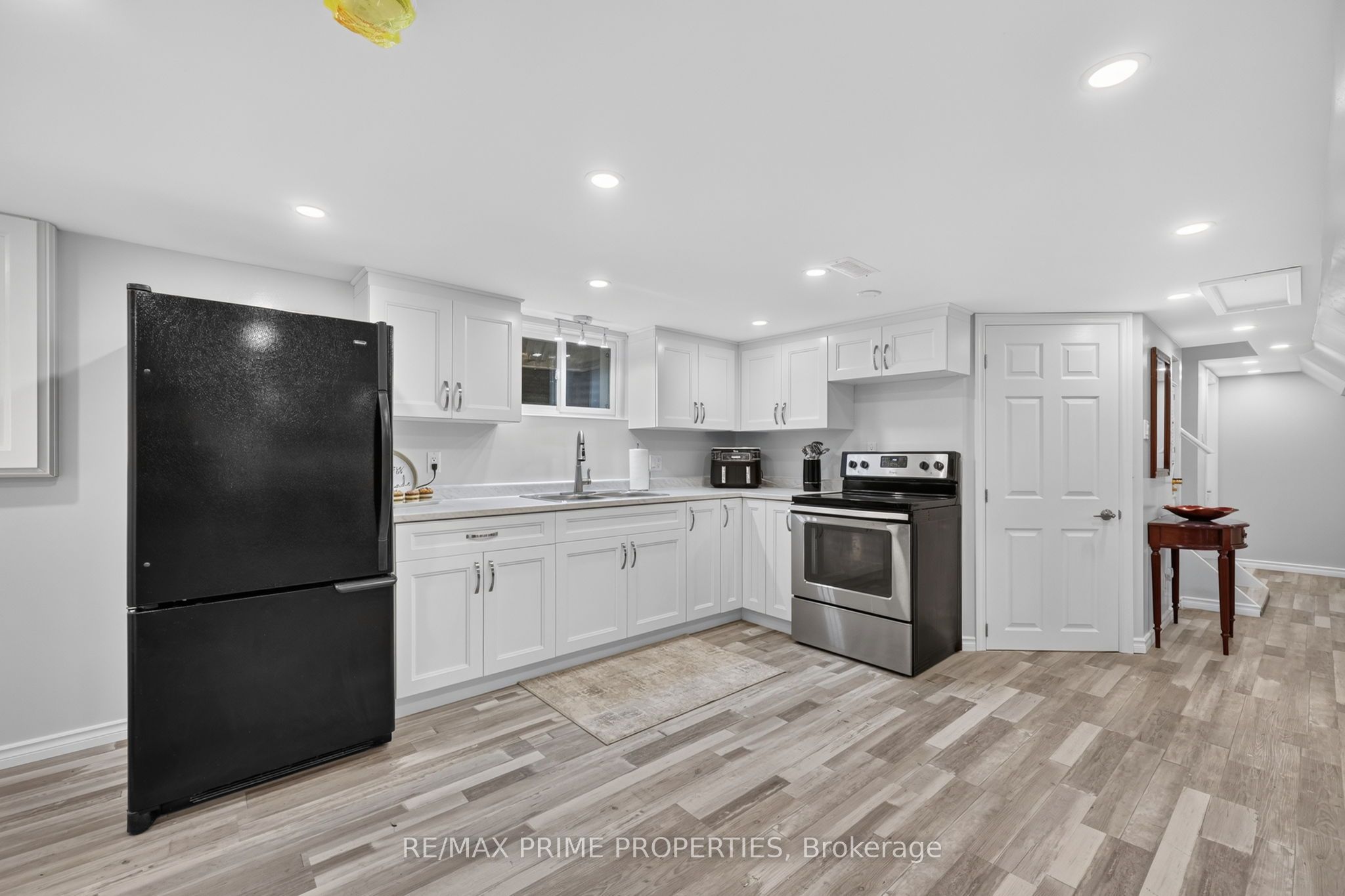19011 Ninth Line Property Photo 22