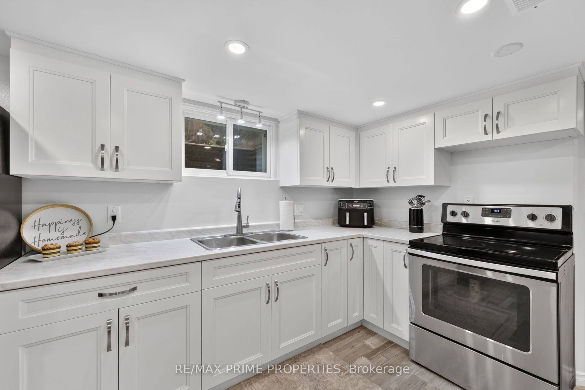 19011 Ninth Line Property Photo 23