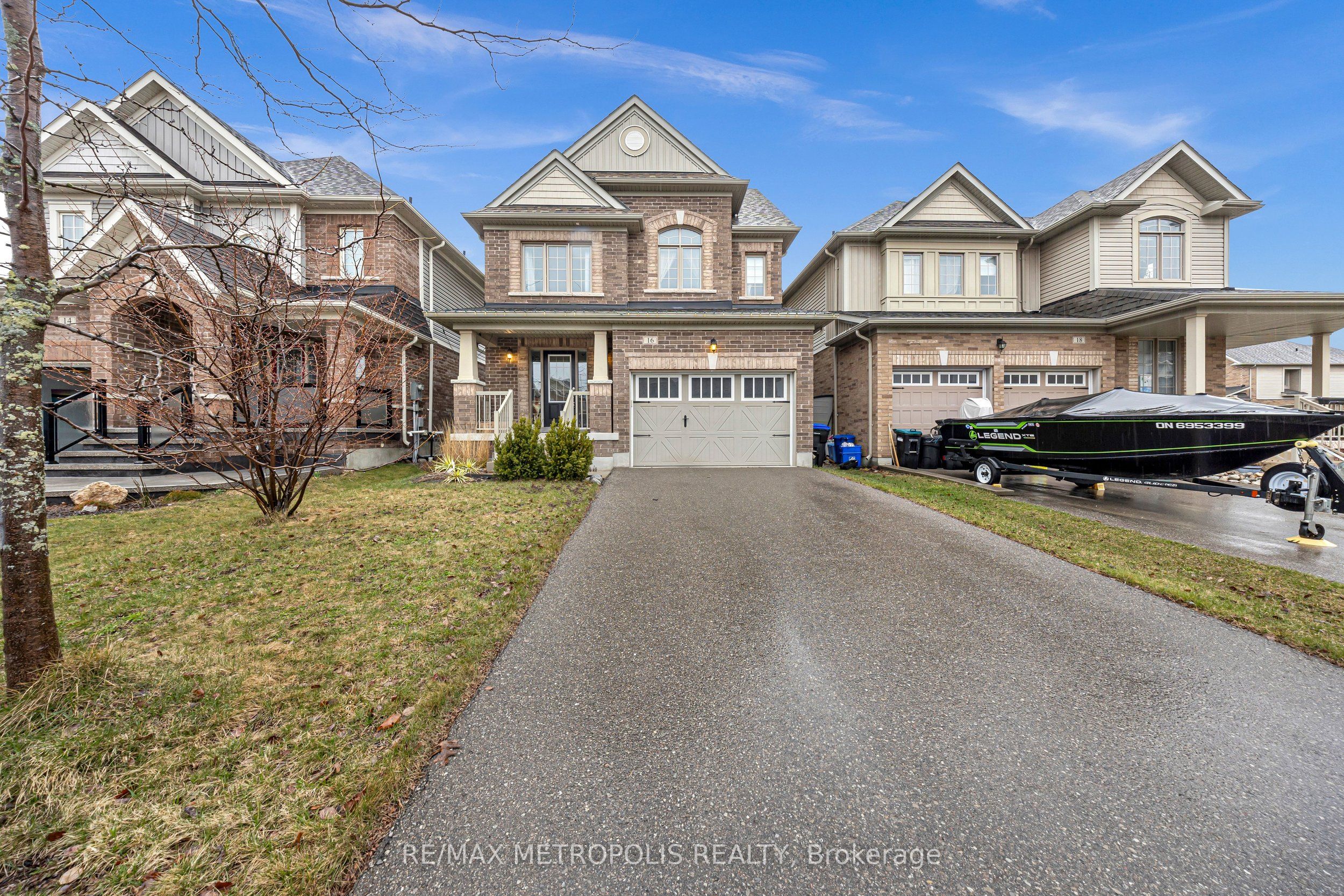 16 Treetops Boulevard Property Photo 1