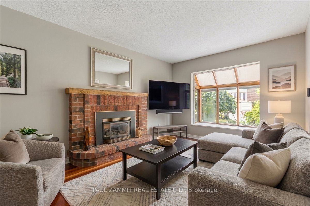 180 Lyndhurst Drive Property Photo 6