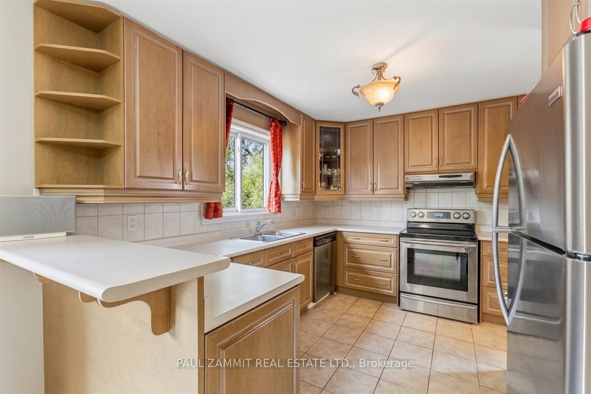 180 Lyndhurst Drive Property Photo 8