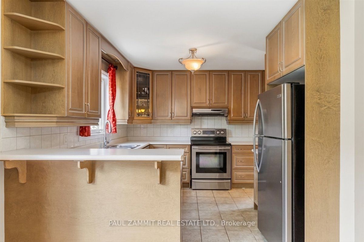 180 Lyndhurst Drive Property Photo 9
