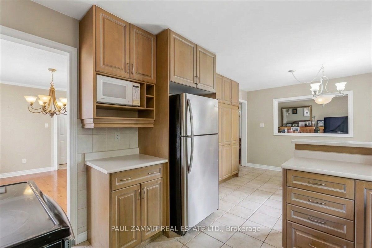180 Lyndhurst Drive Property Photo 12
