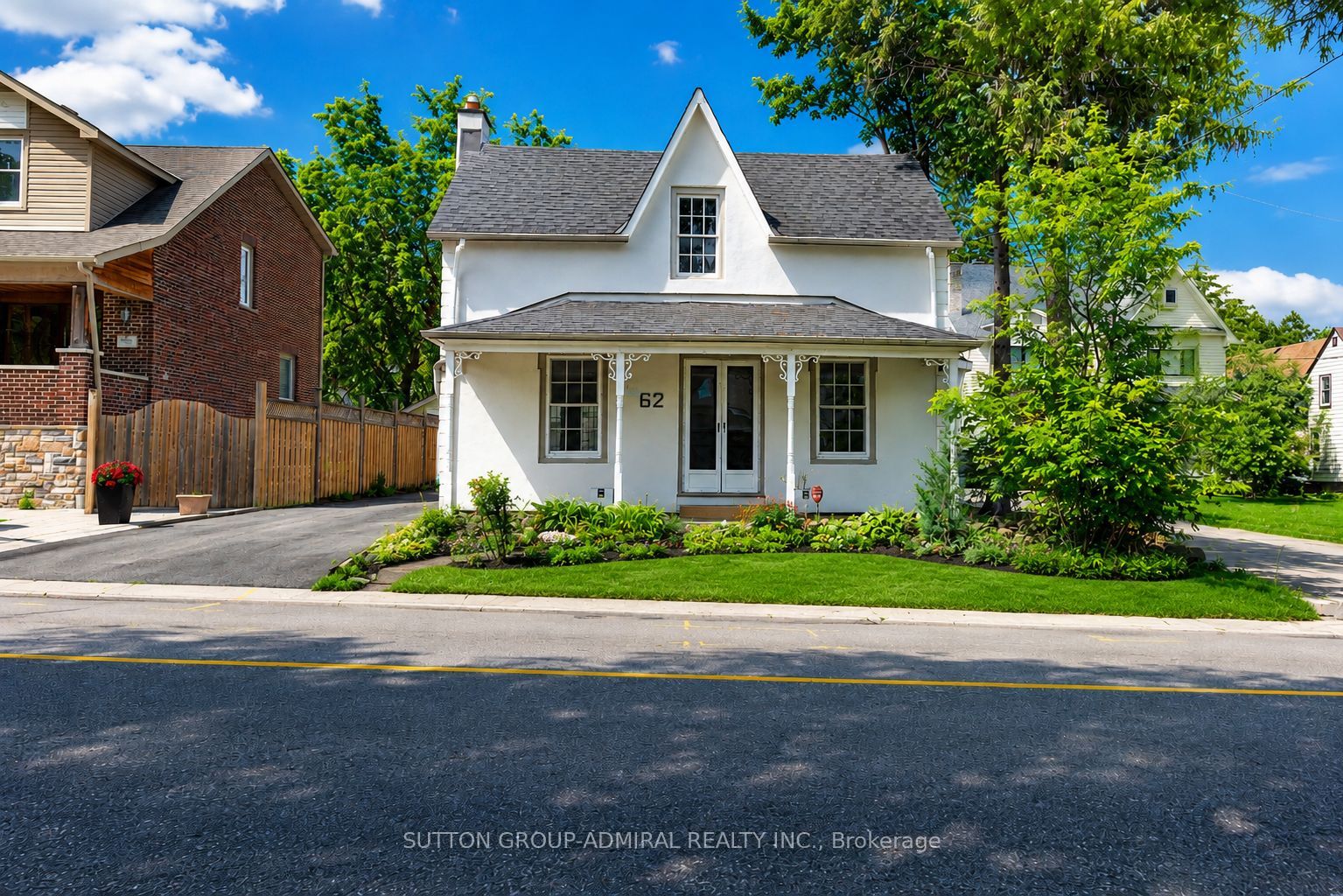 62 Centre Street W Property Photo 3