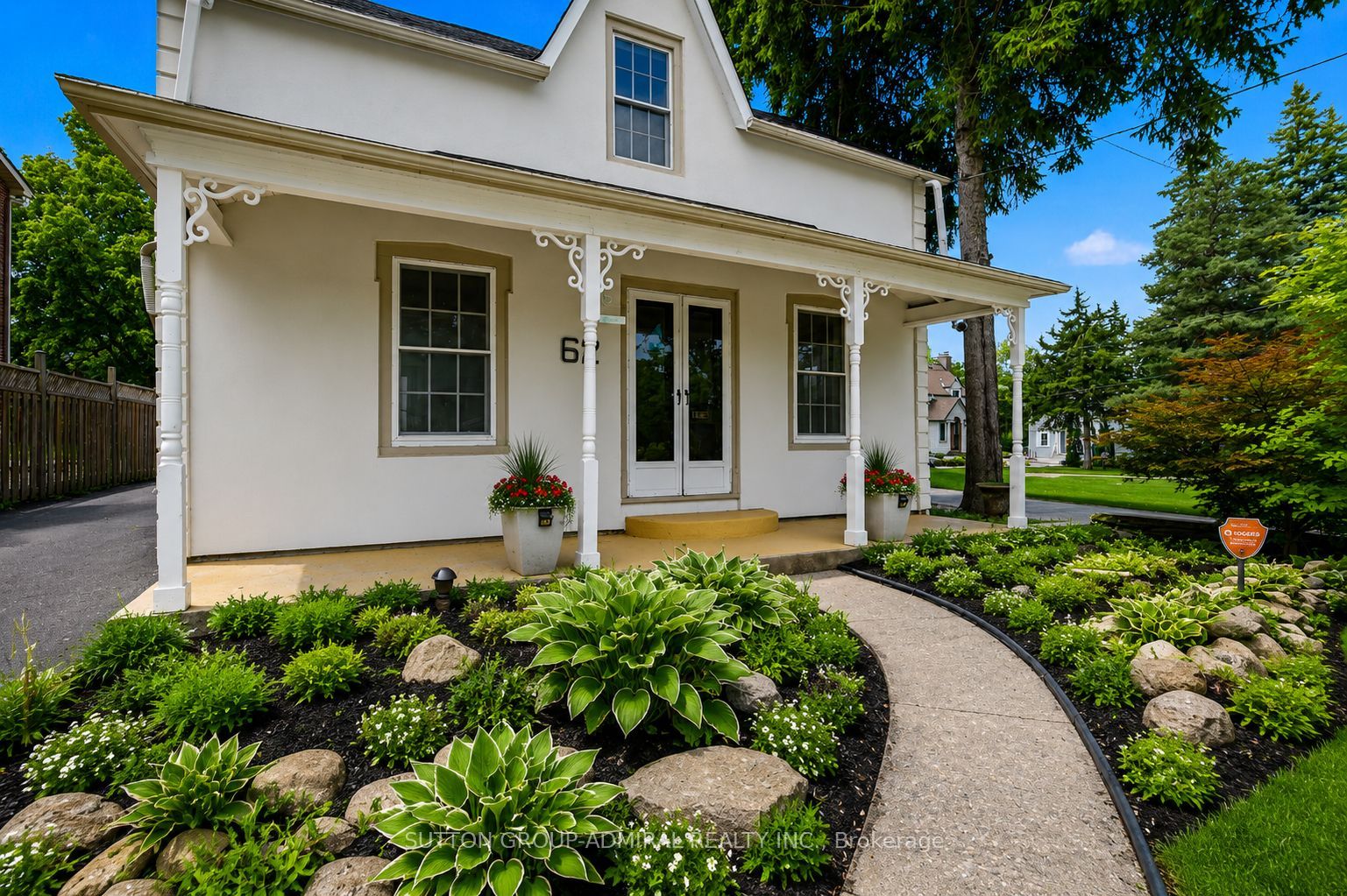 62 Centre Street W Property Photo 4