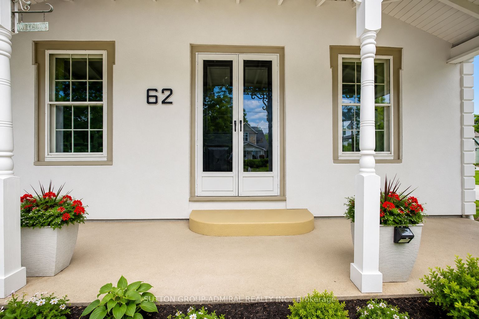 62 Centre Street W Property Photo 5
