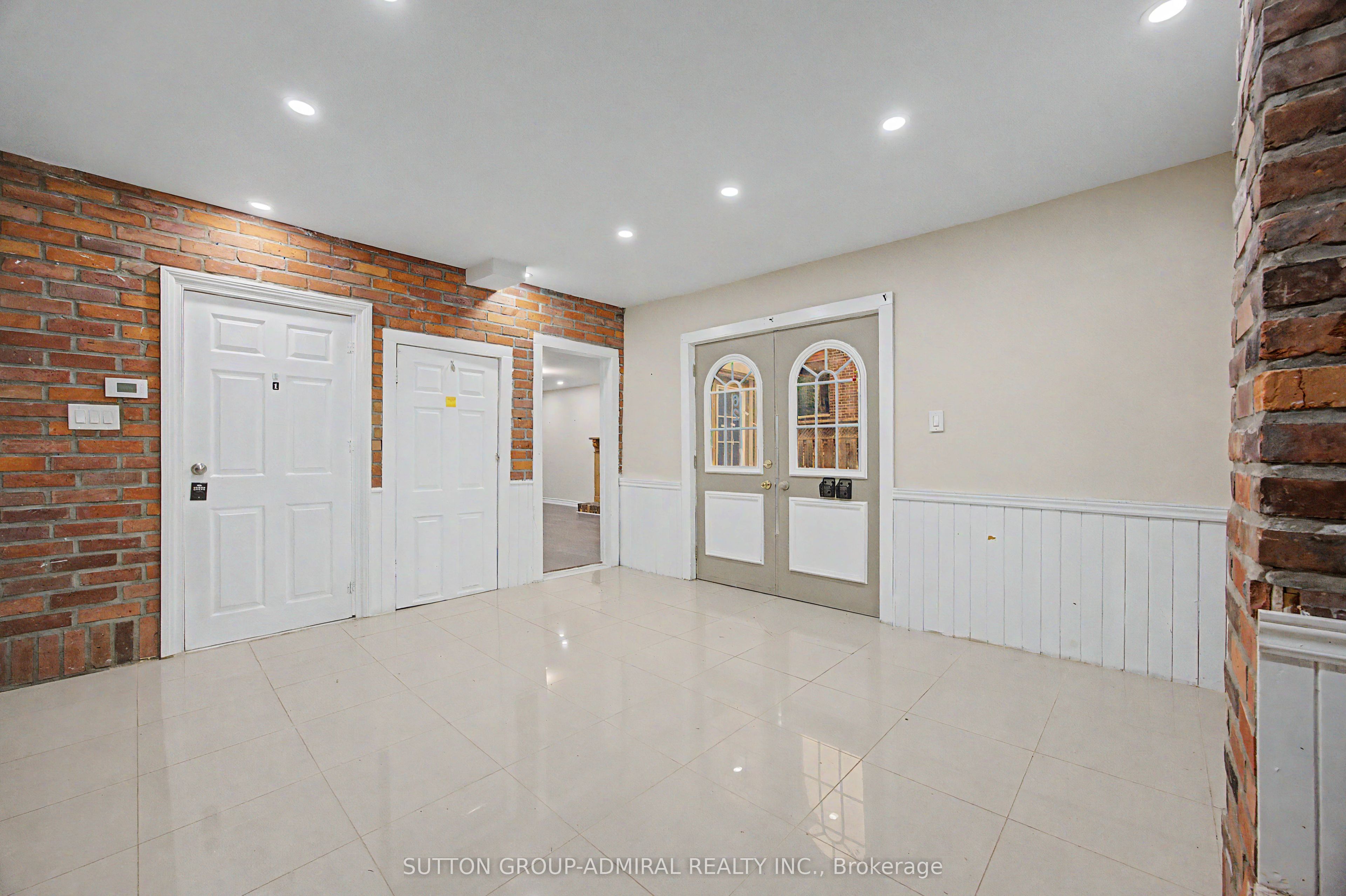 62 Centre Street W Property Photo 14