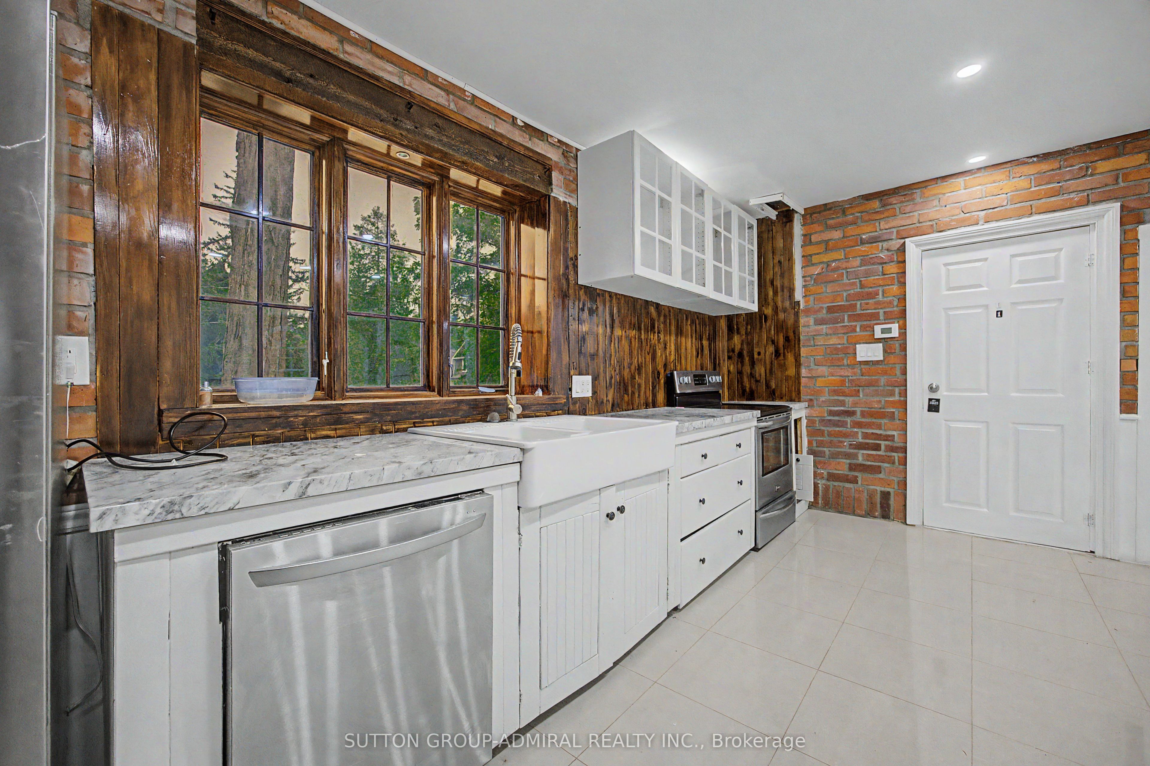 62 Centre Street W Property Photo 15