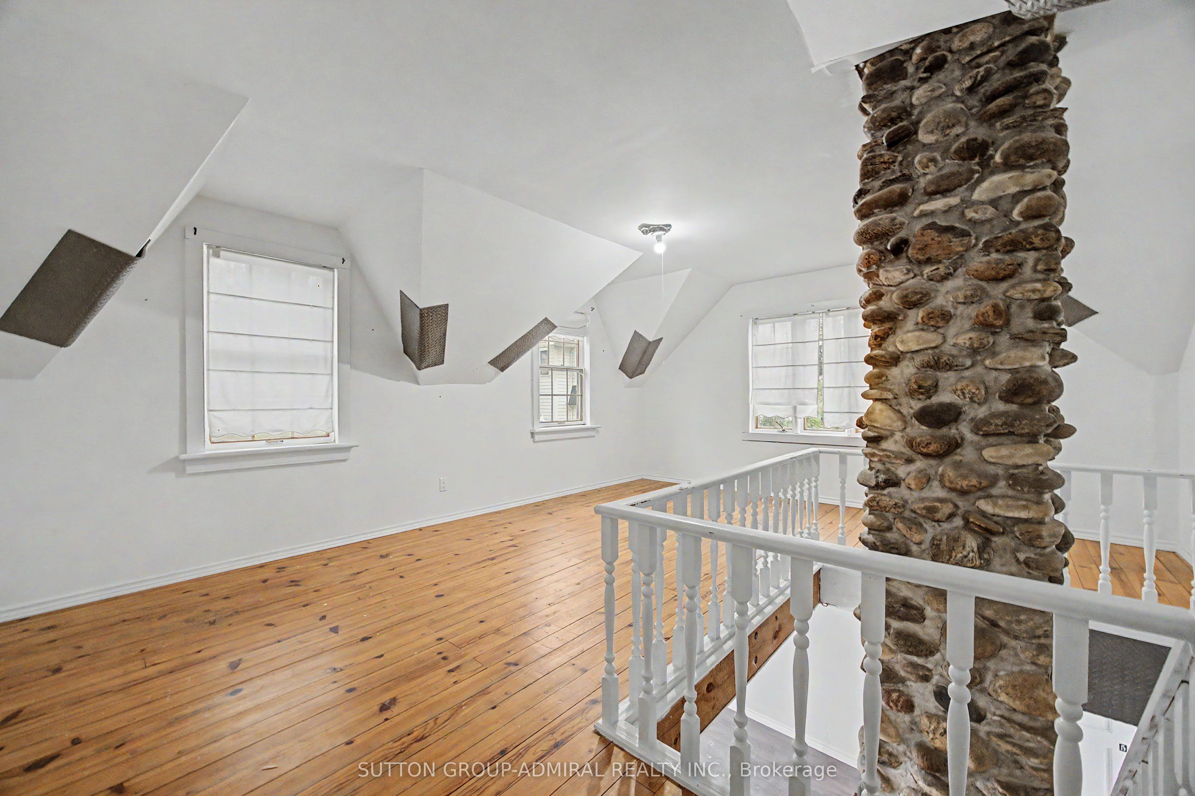 62 Centre Street W Property Photo 25