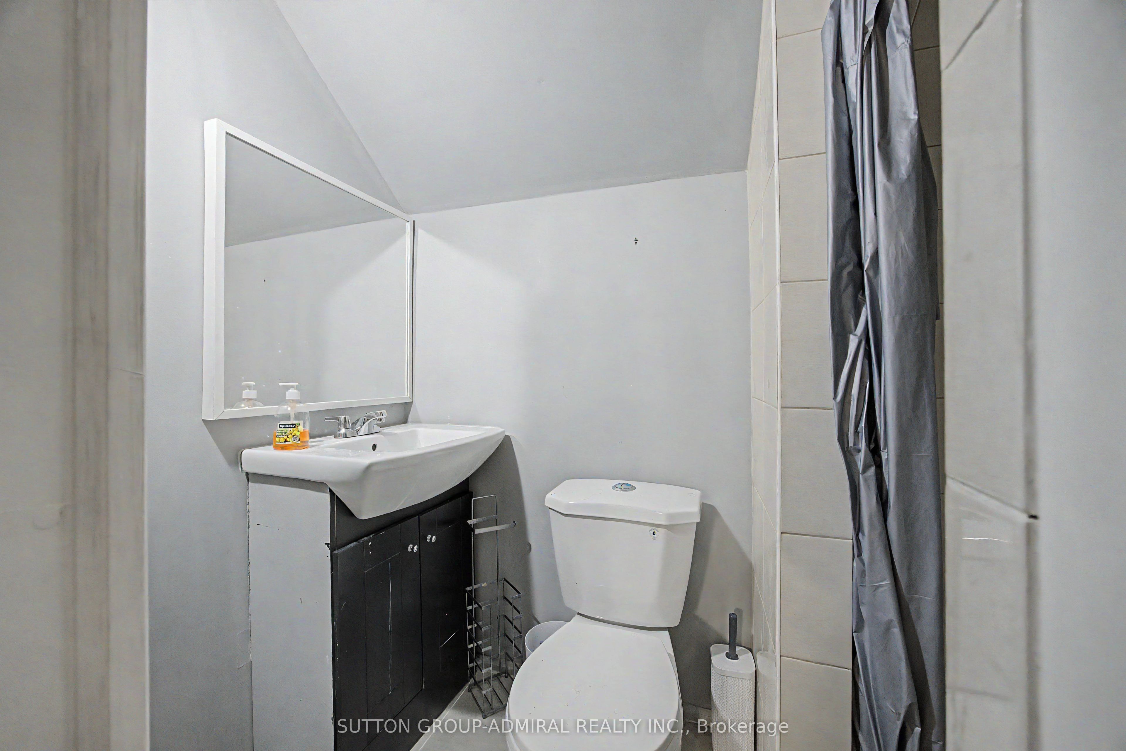 62 Centre Street W Property Photo 36