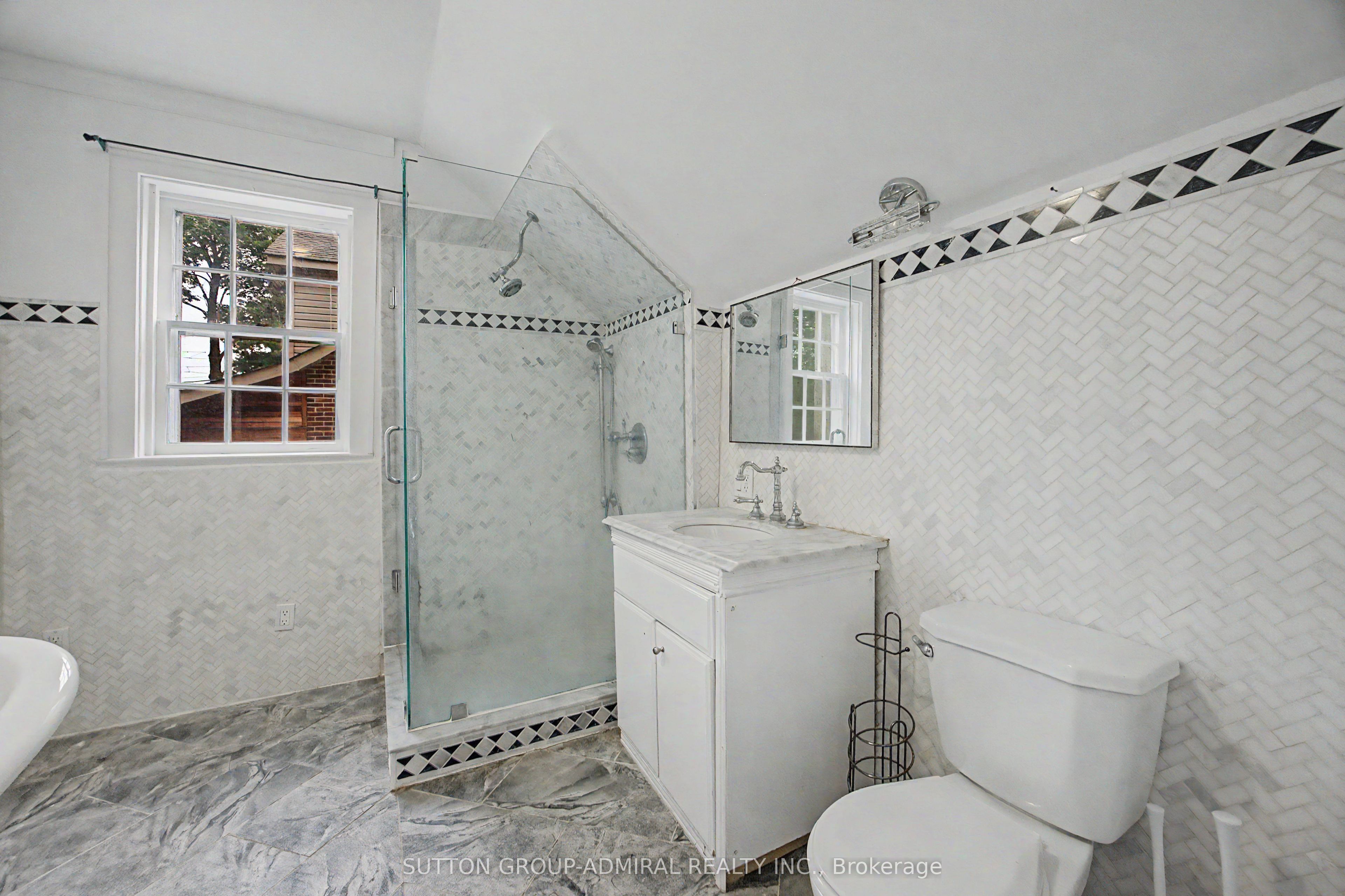 62 Centre Street W Property Photo 37