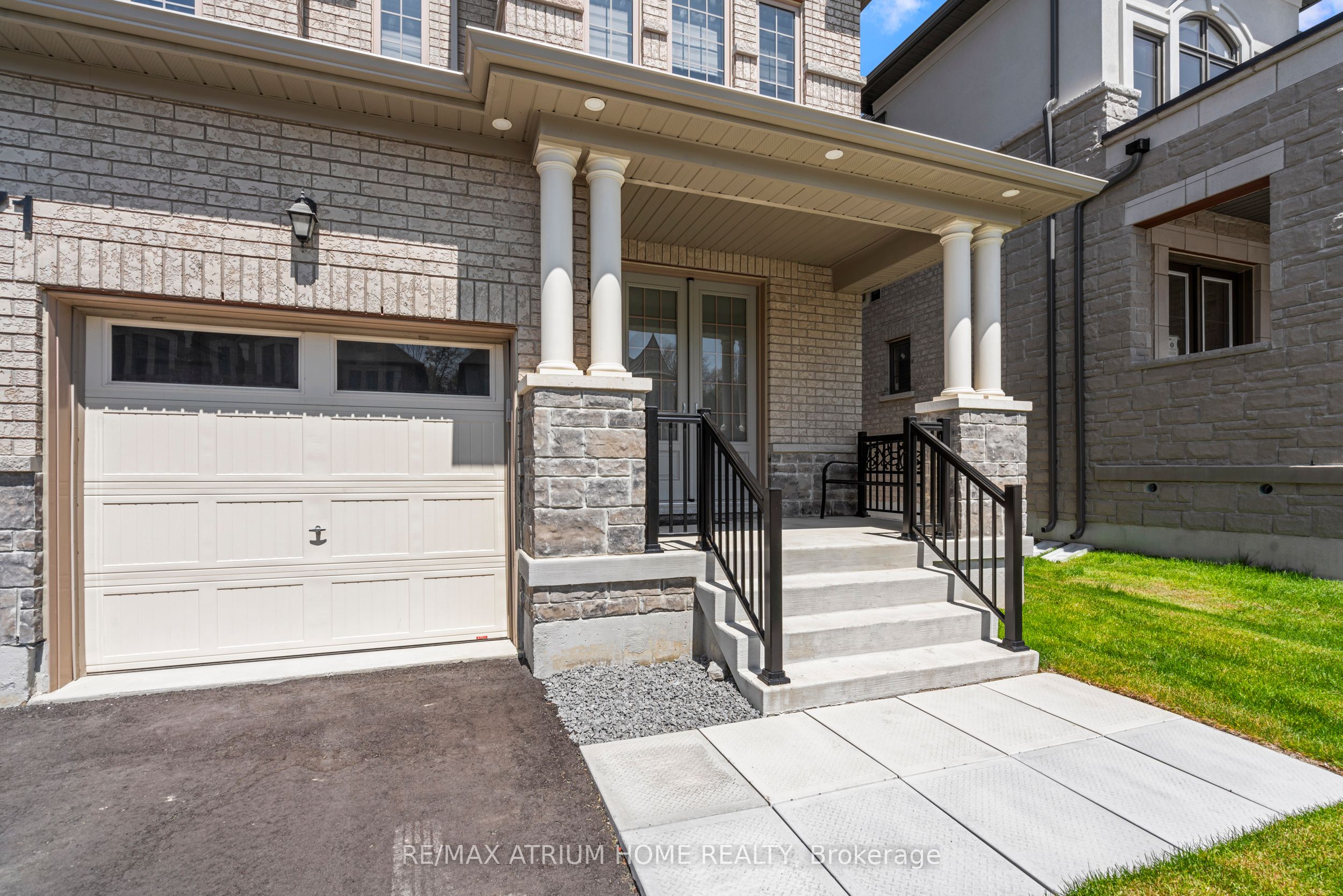 71 Silk Twist Drive Property Photo 2