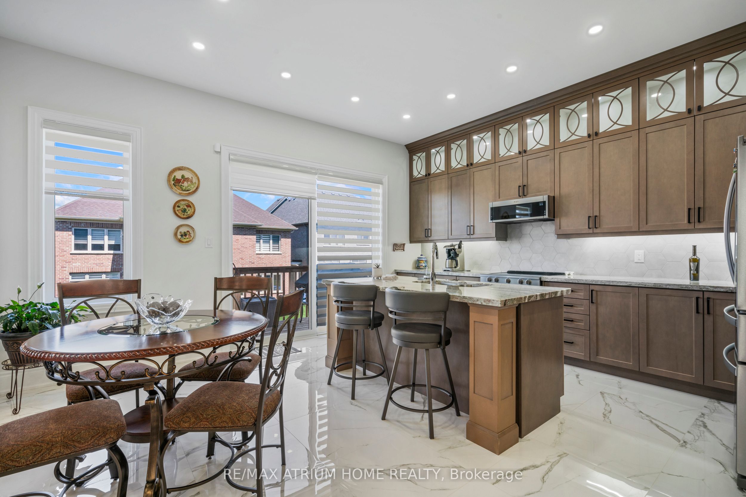 71 Silk Twist Drive Property Photo 5