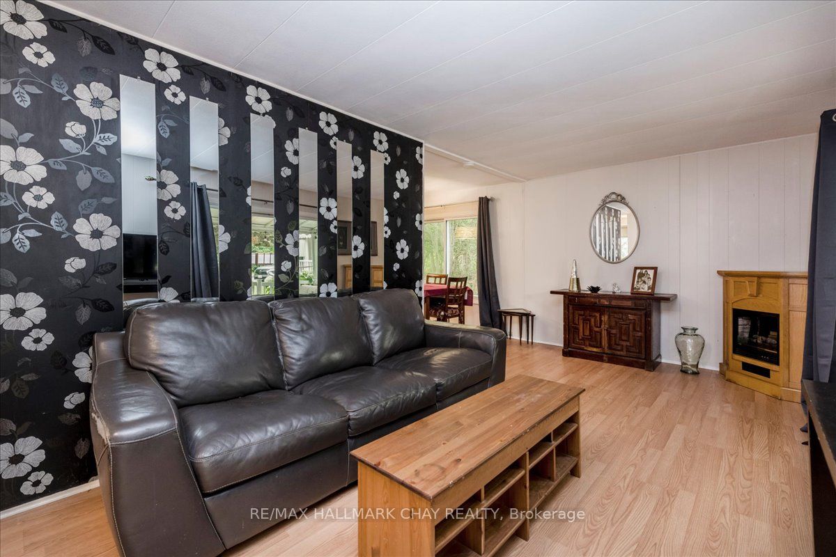 28 Flora Court Property Photo 4