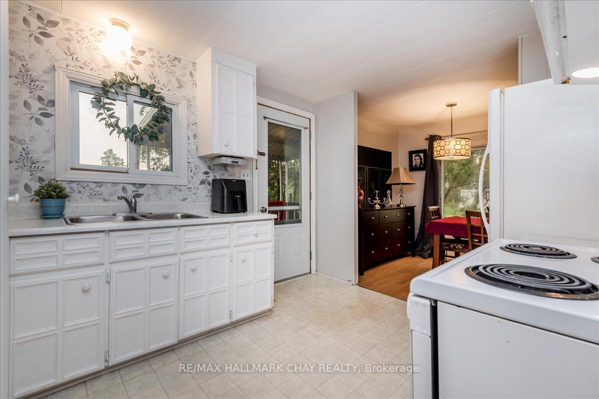 28 Flora Court Property Photo 7