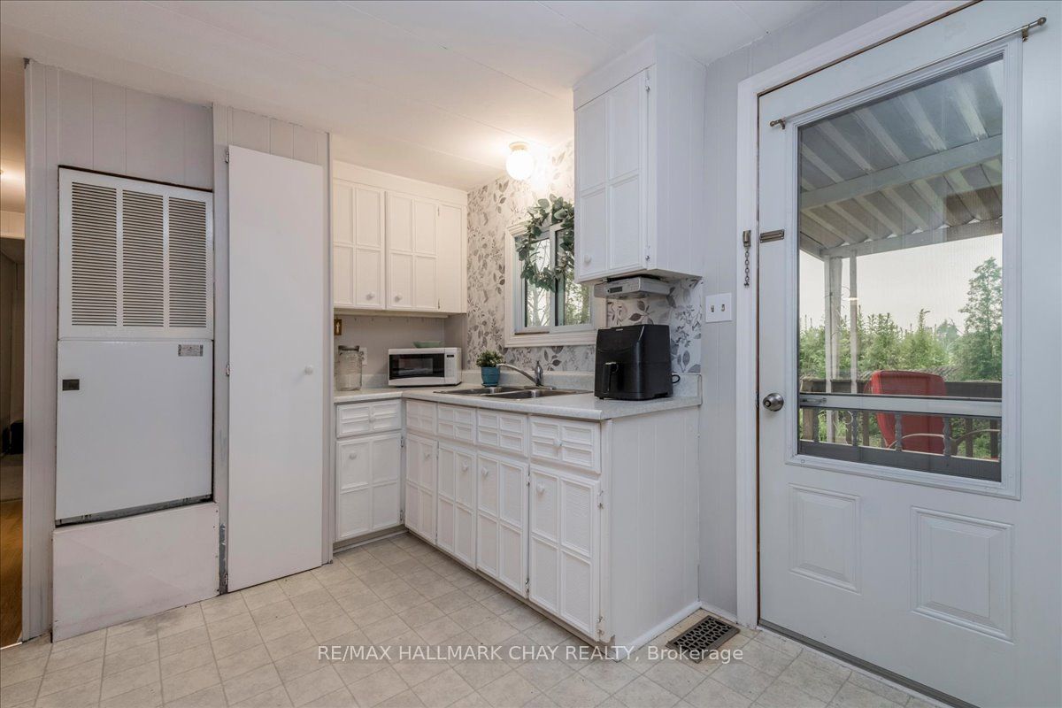 28 Flora Court Property Photo 8