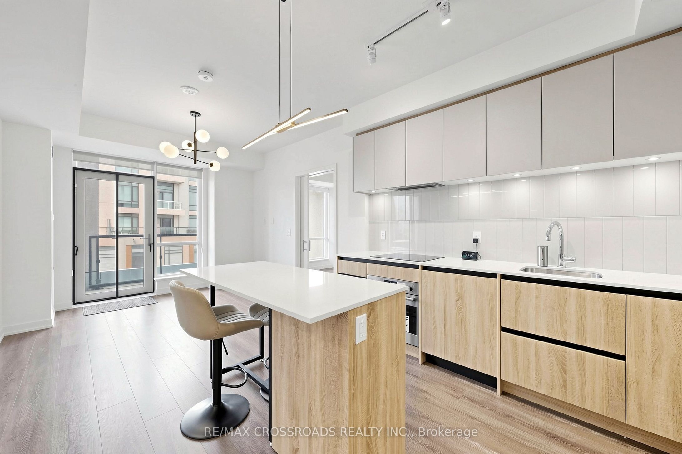 7950 Bathurst Street 902 Property Photo 8