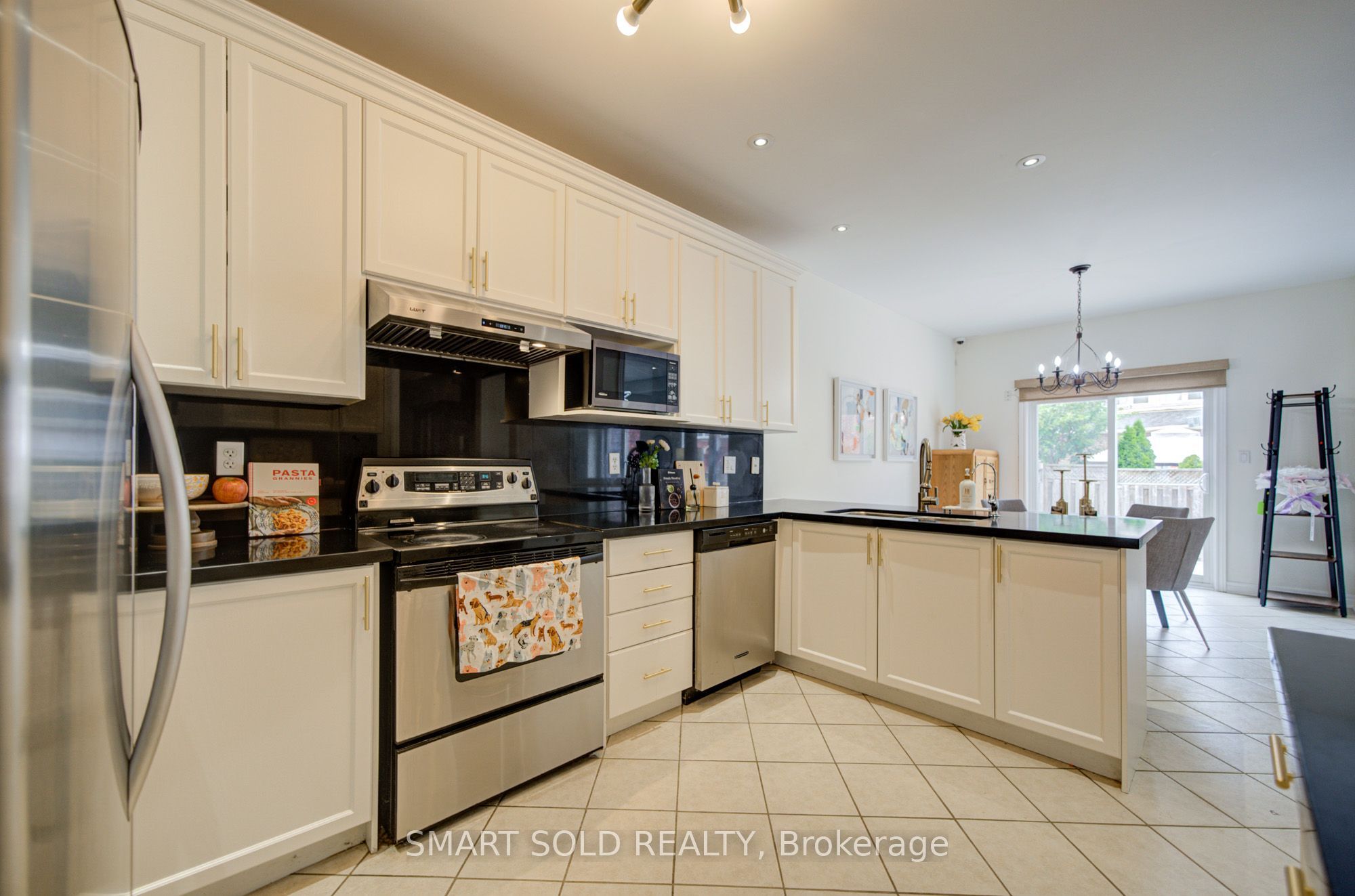48 Ravel Drive Property Photo 9