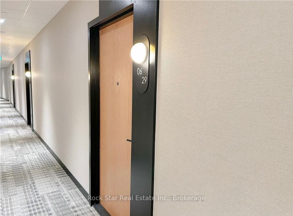 7950 Bathurst Street 629 Property Photo 8