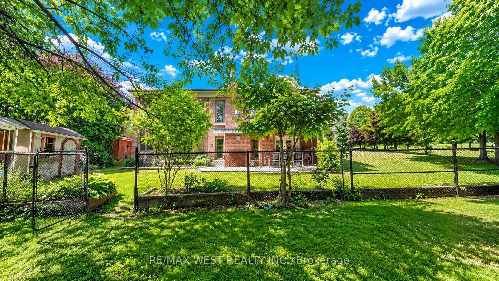 71 Gidleigh Park Crescent Property Photo 12