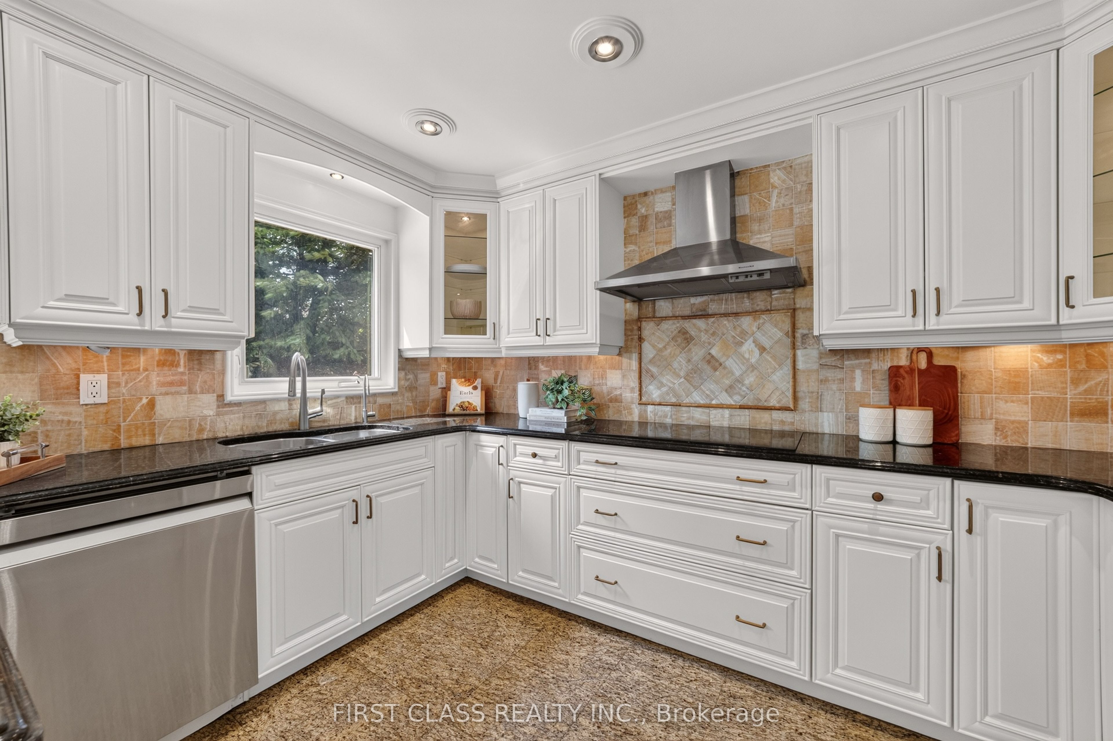 19 Tomlinson Circle Property Photo 11