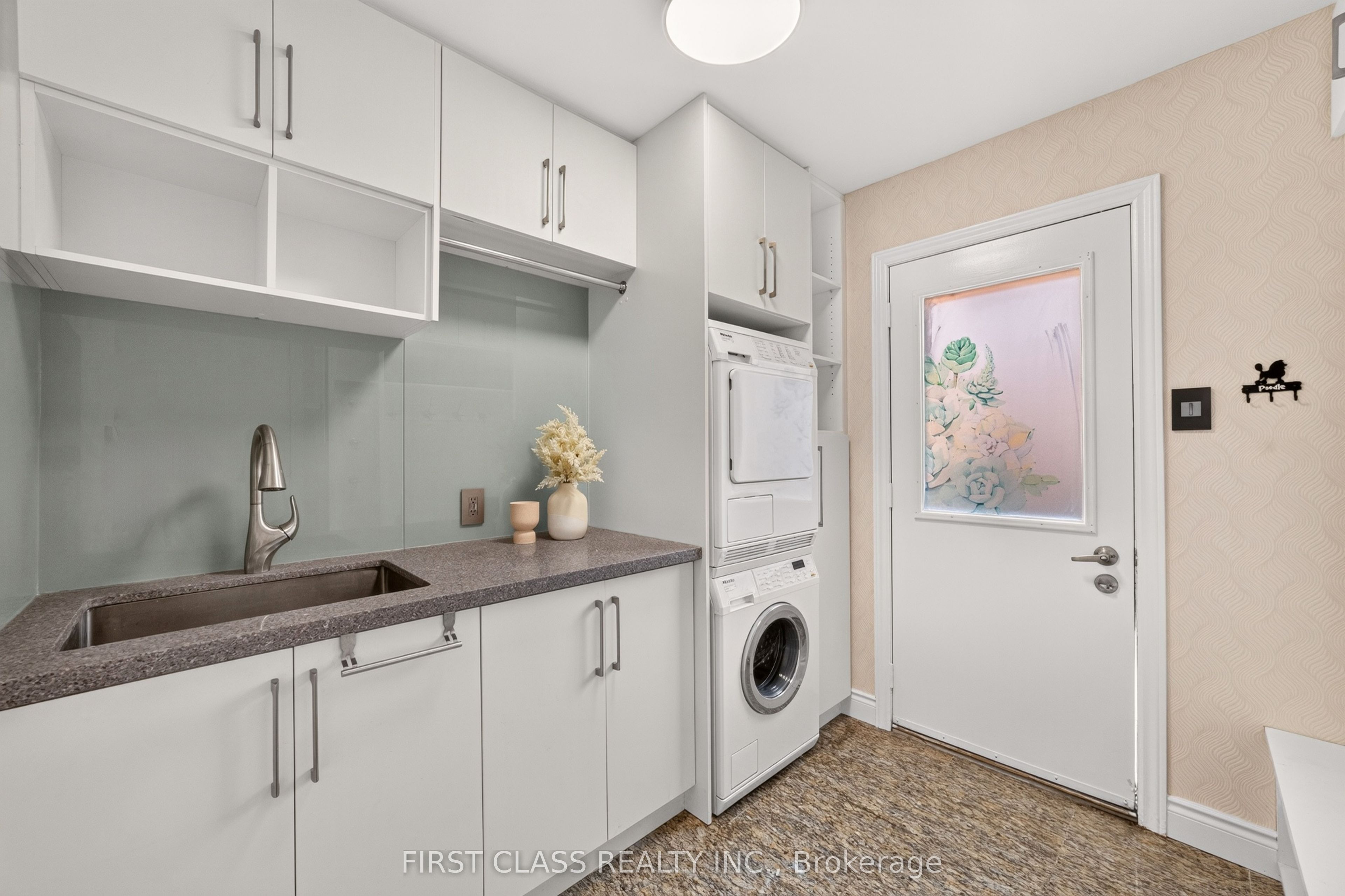 19 Tomlinson Circle Property Photo 17